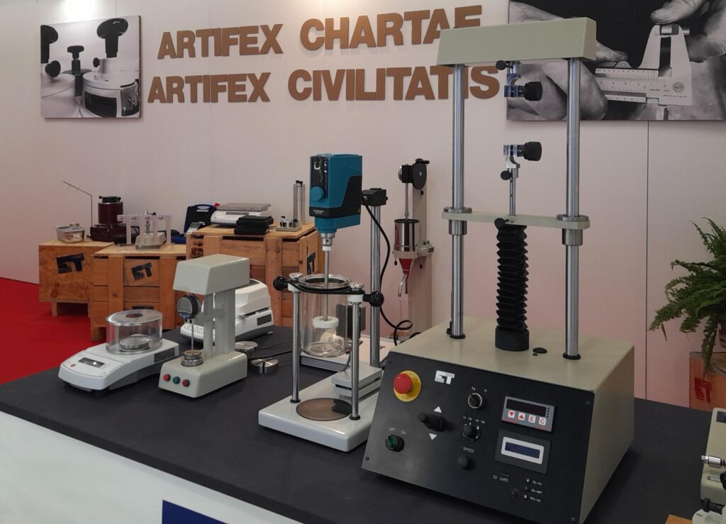 Noleggio strumenti per laboratorio cartario: una scelta strategica